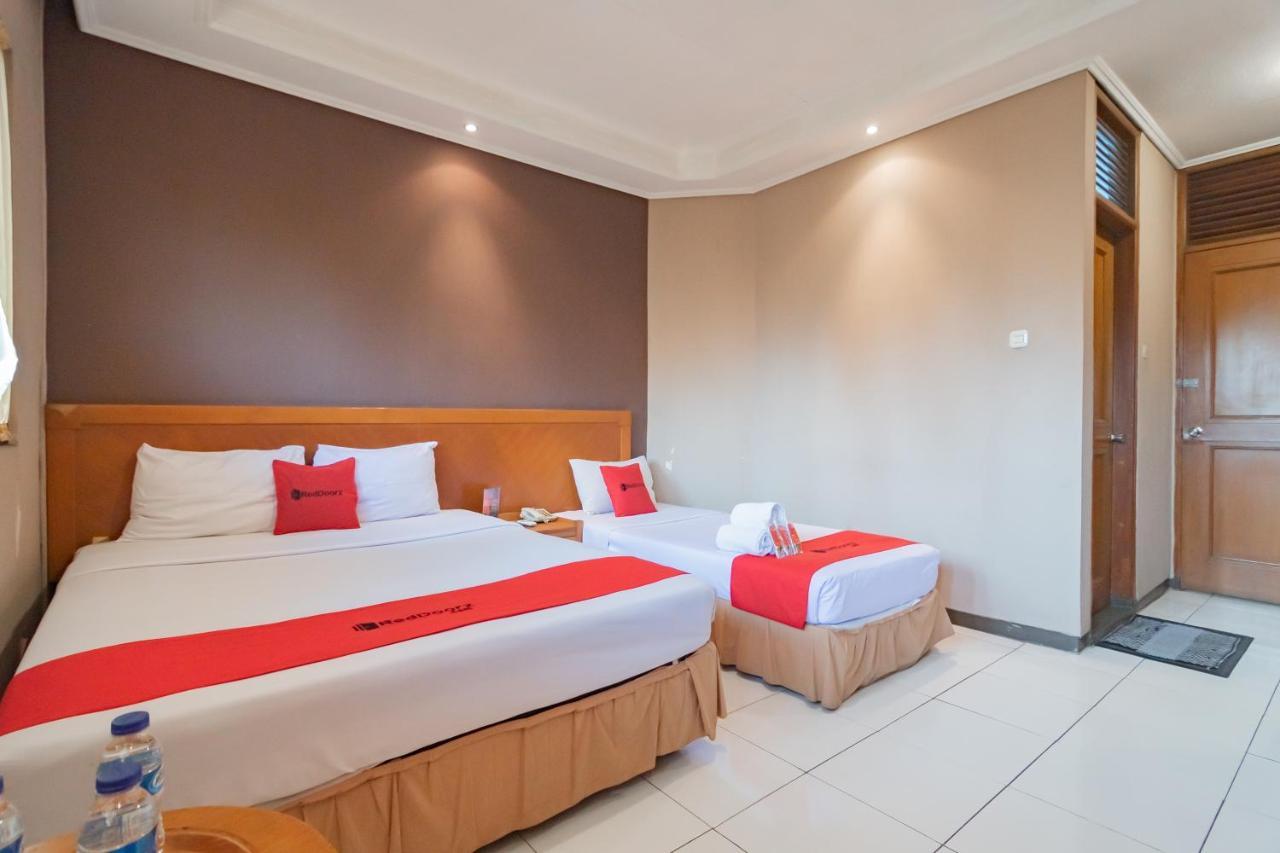 RedDoorz Plus @ Sukamulya Pasteur 2 Bandung Bagian luar foto