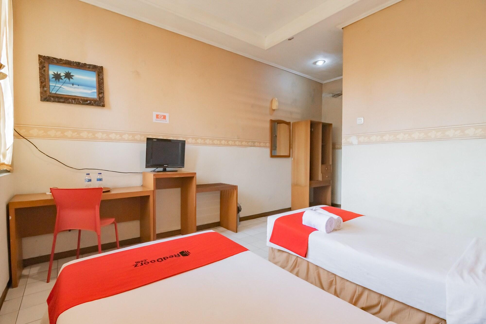 RedDoorz Plus @ Sukamulya Pasteur 2 Bandung Bagian luar foto
