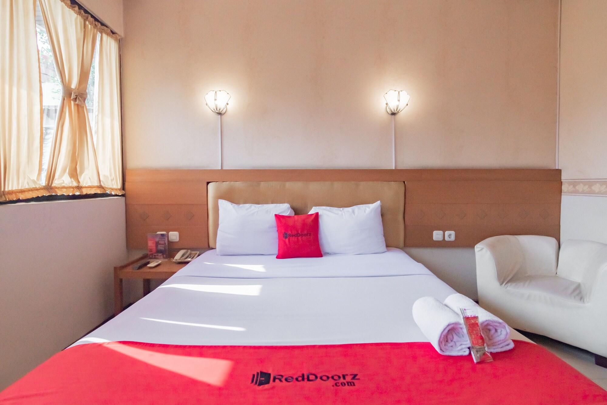 RedDoorz Plus @ Sukamulya Pasteur 2 Bandung Bagian luar foto