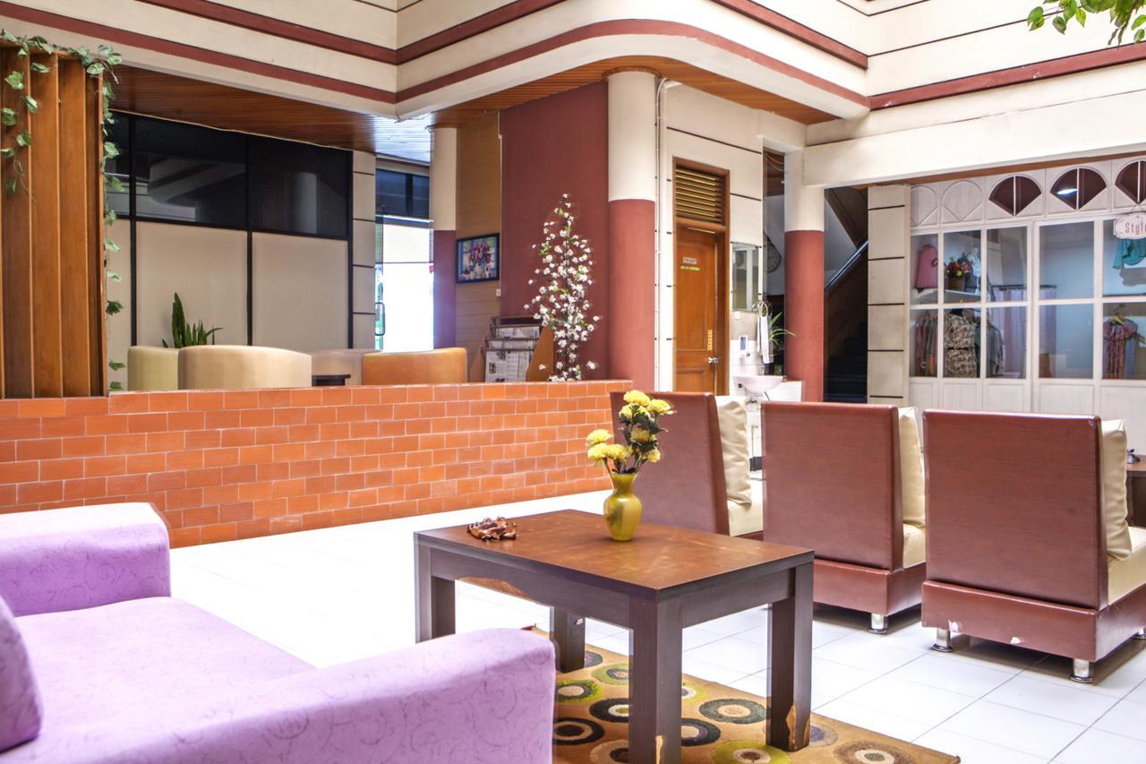 RedDoorz Plus @ Sukamulya Pasteur 2 Bandung Bagian luar foto
